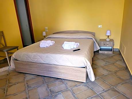 Alloggio turistico Magnifico Alessandro Valle Bernardo 04025 Lenola nei pressi di Fondi LT