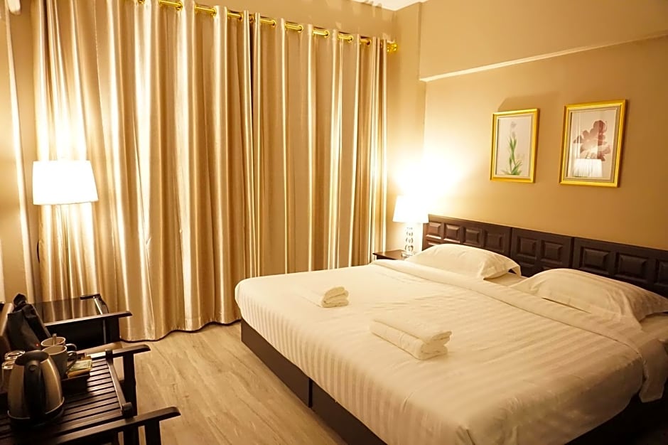 TARIS ART HOTEL PHRAE