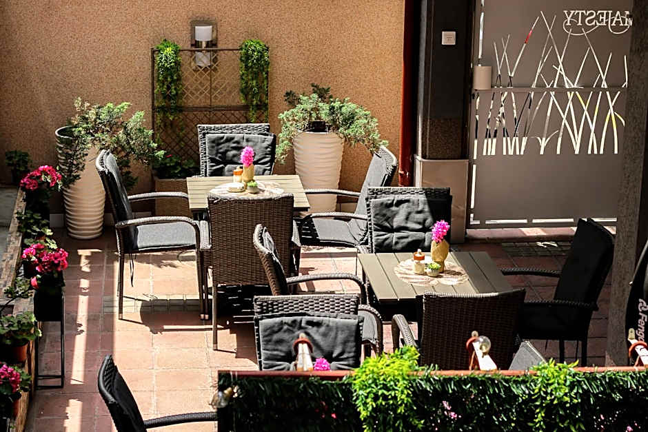 Guest Accommodation Majesty