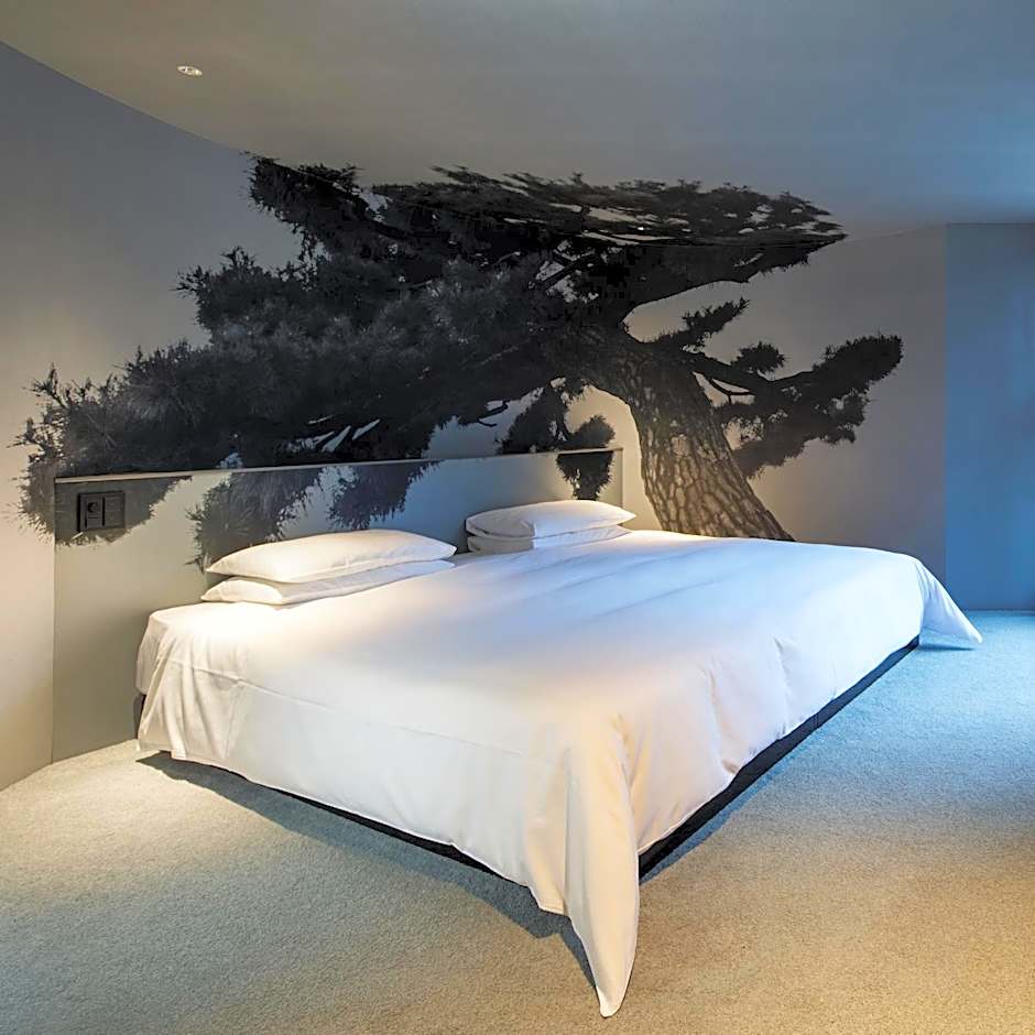 THE SCREEN - Boutique & Luxury Design Collection -