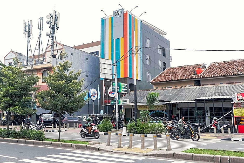 Sans Hotel Puri Indah Jakarta