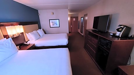 Queen Room with Two Queen Beds - Accessible Tub - Non-smoking