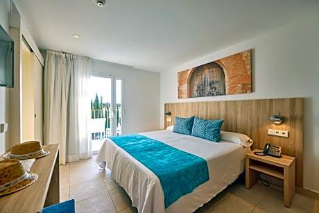 Double Room with Pool View