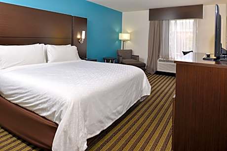 Standard King Room with Mobility Accessible Roll-In Shower