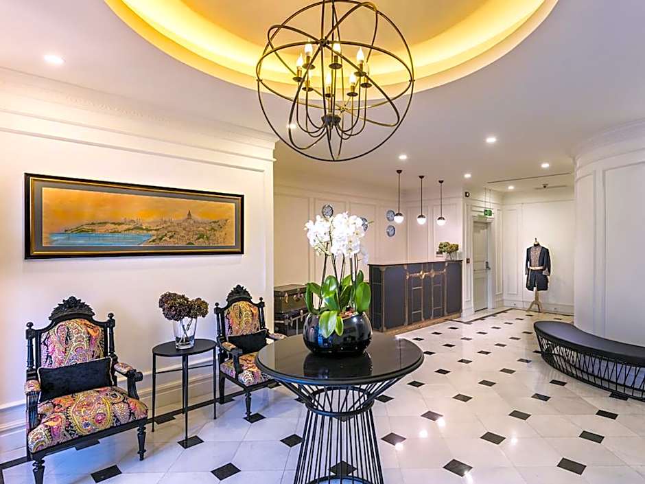 Nevv Bosphorus Hotel & Suites