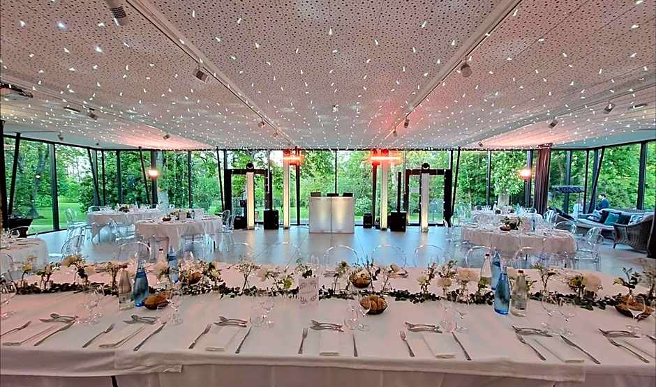 Le Domaine de Montjoie  BW Premier Collection