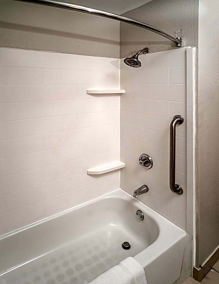 Holiday Inn Express and Suites Pikeville By IHG