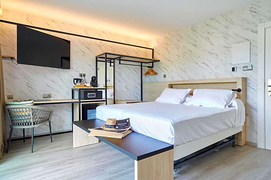 Invisa Hotel Es Pla - Adults Only
