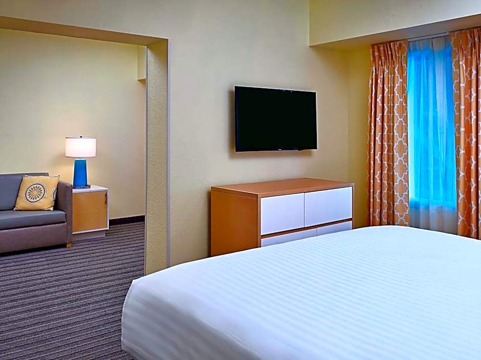 Sonesta Simply Suites Memphis East Poplar Pike