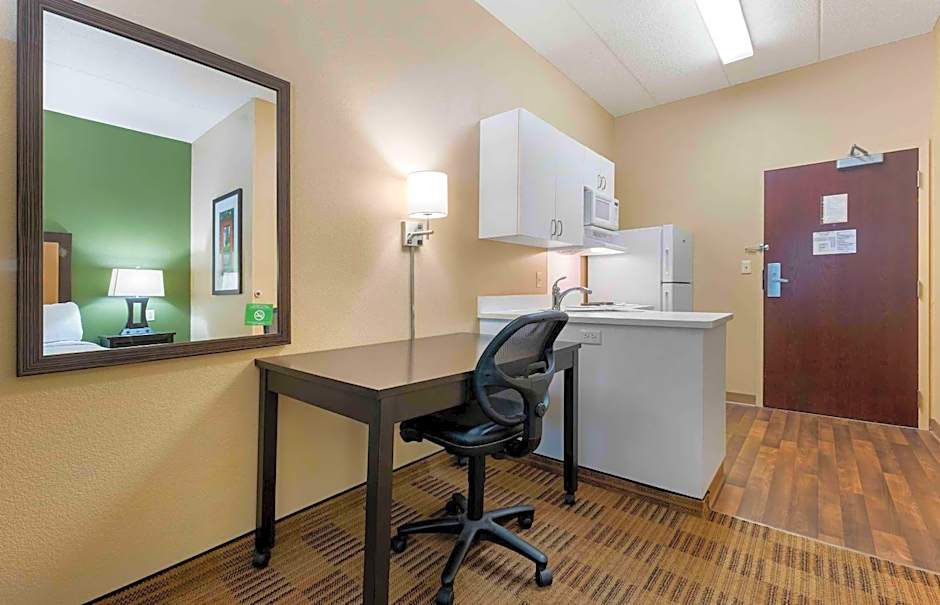 Extended Stay America Suites - Chicago - Skokie