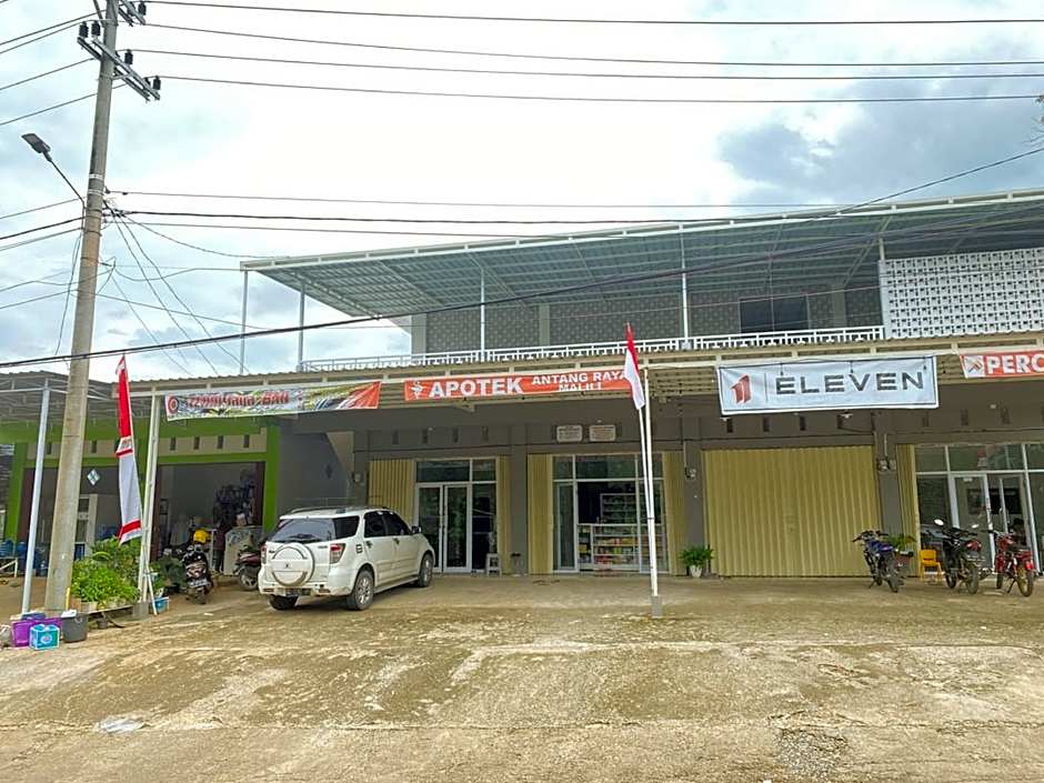 MJ Guest House Pusat Kota Malili Mitra RedDoorz