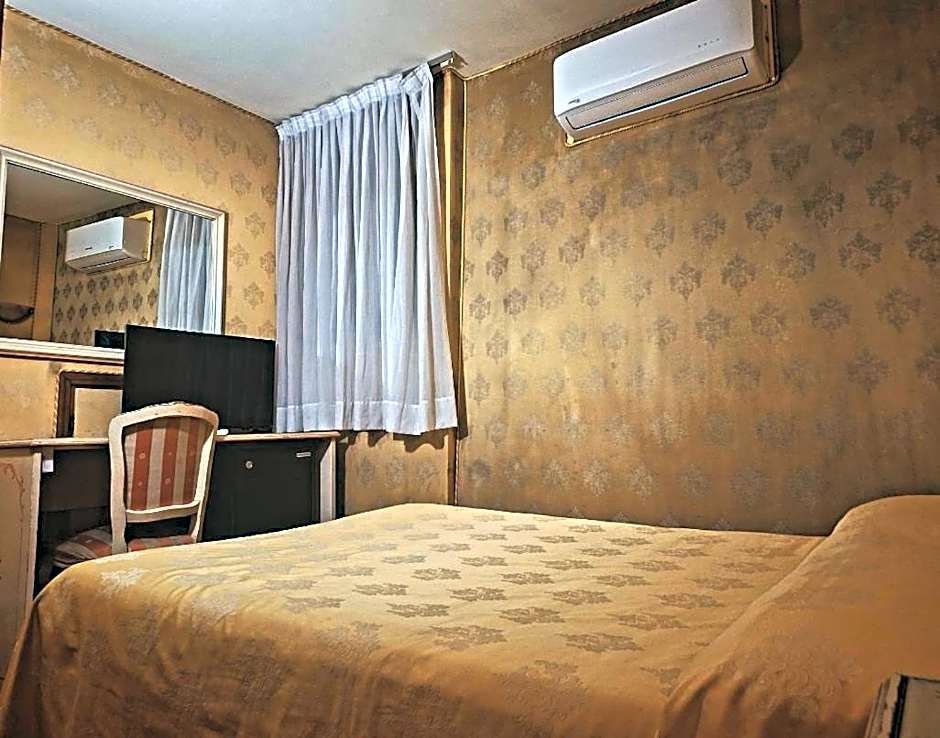 Hotel Lux