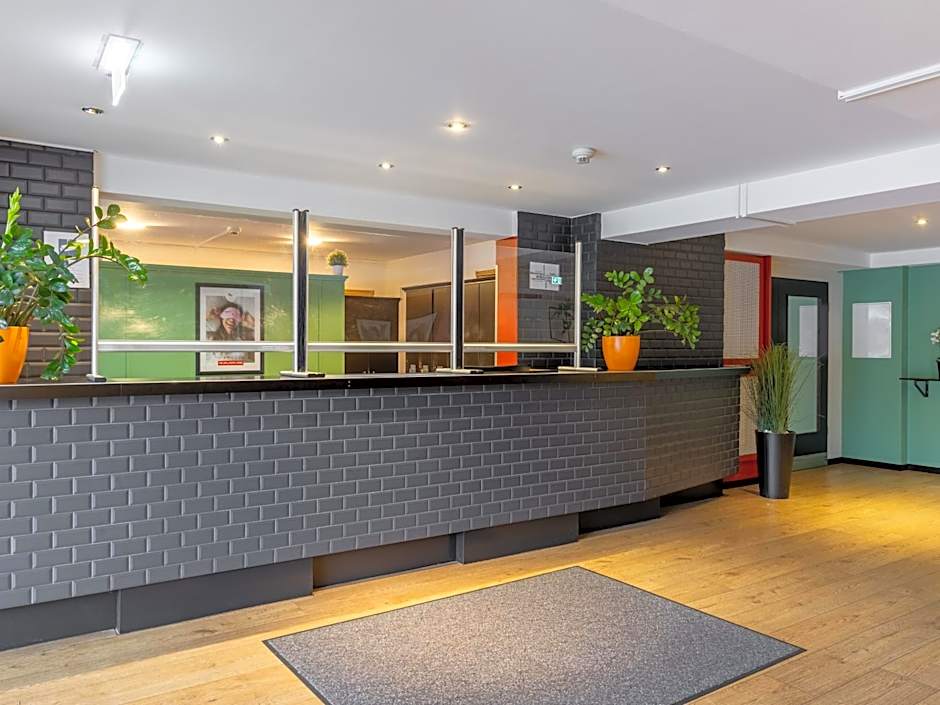 Good Morning + Berlin City East