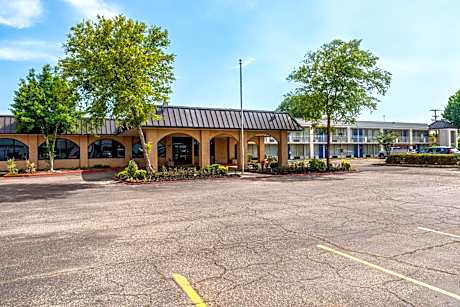 Motel 6-Natchitoches, LA