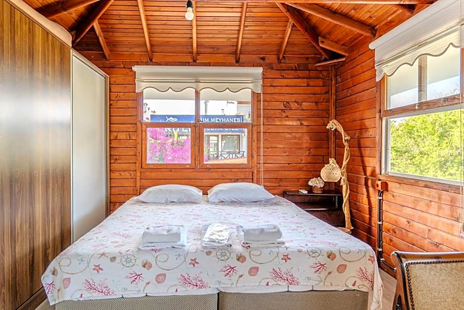 Giritli Rum Meyhanesi & Butik Otel