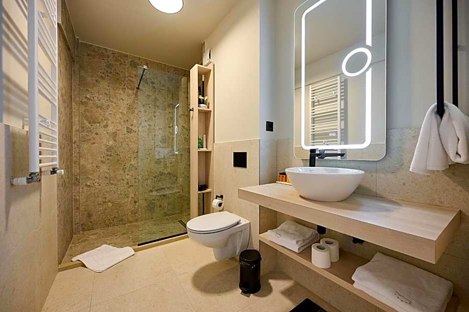 Alezzi Infinity Aparthotel & Spa