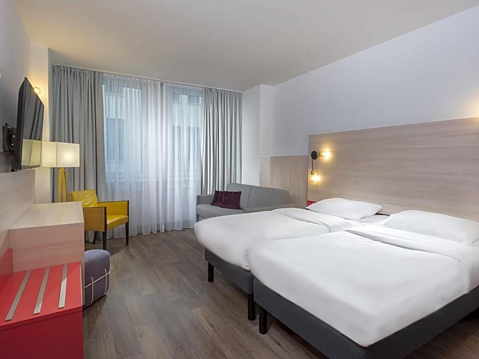 greet Berlin Alexanderplatz