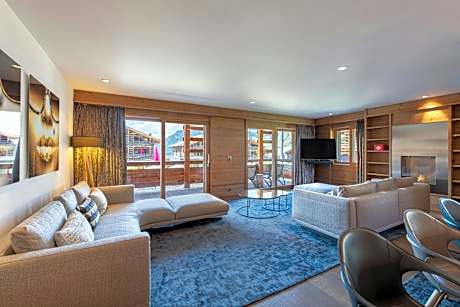 Epic Family, 3 Bedroom Residence, Bedroom 1: 1 King, Bedroom 2: 1 King, Bedroom 3: 4 Twin bunk