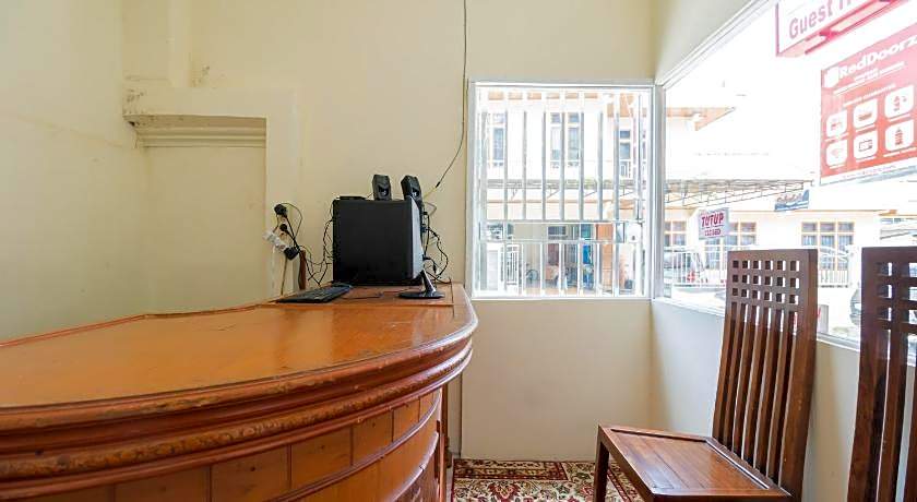 RedDoorz Syariah near Pasar Aur Kuning