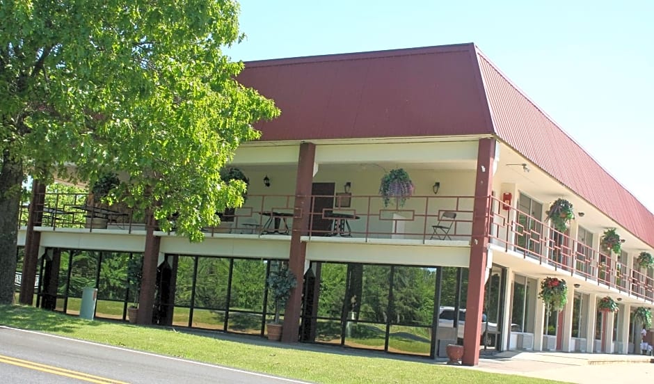 Passion Play Road Inn - Formerly Statue Road Inn