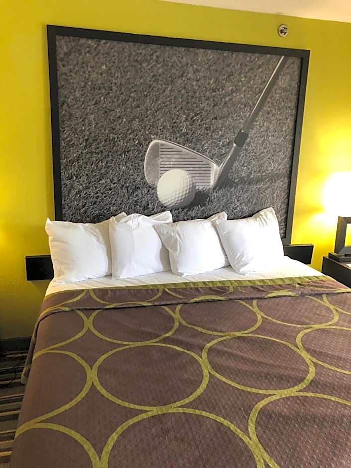Super 8 by Wyndham Augusta