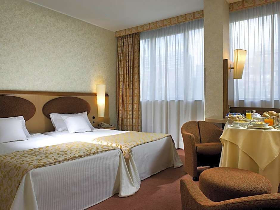 Mercure Roma West