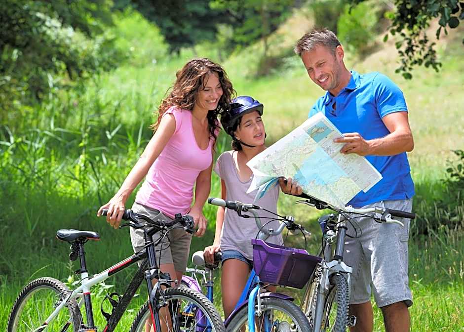 Lipa, Hotel & Bistro