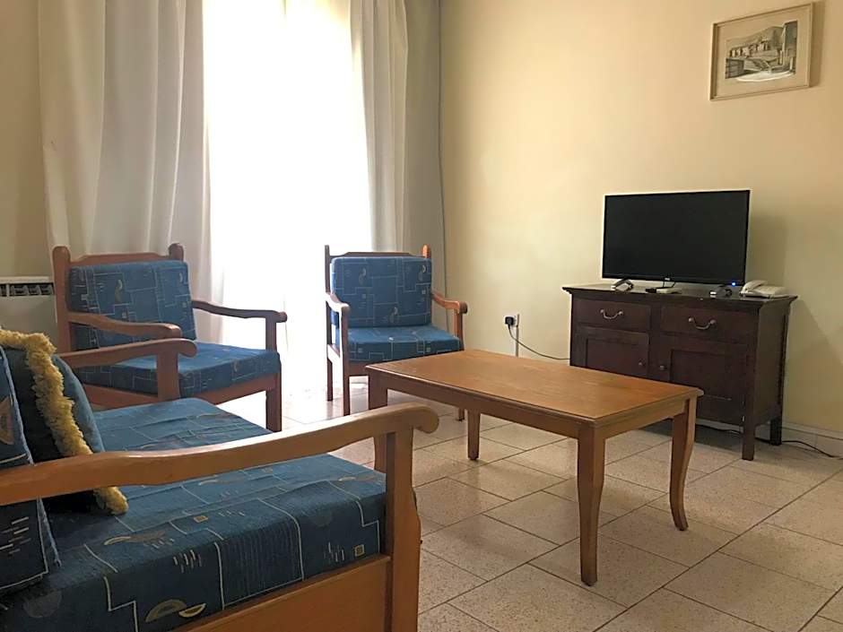 Daphne Hotel Apartments