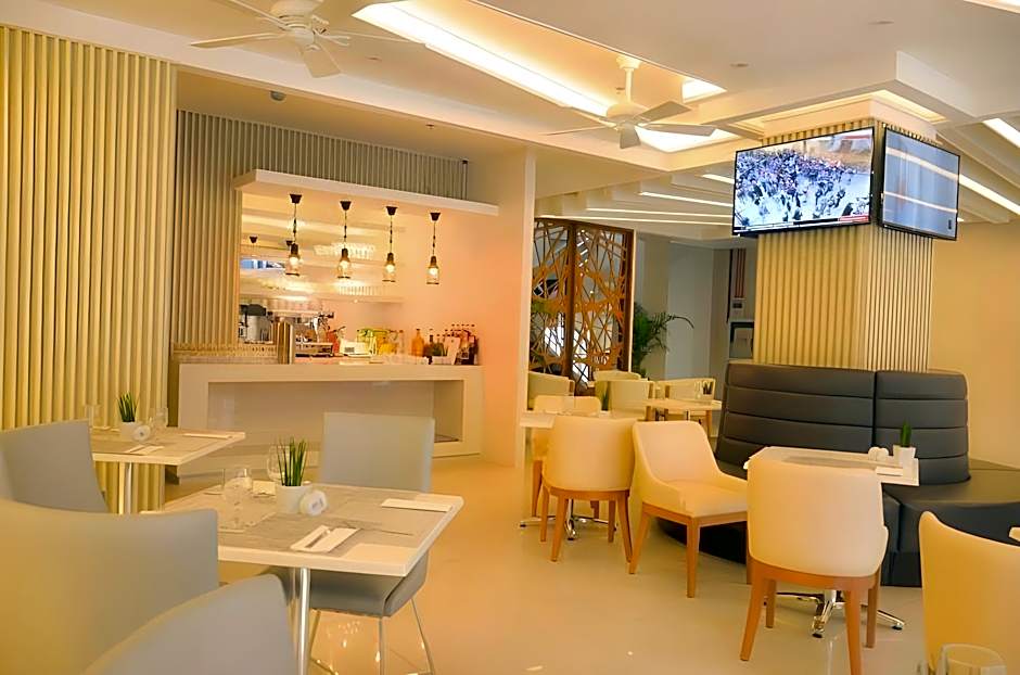 Aura One Hotel