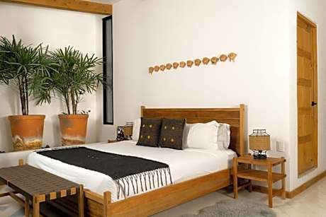 Deluxe King Suite