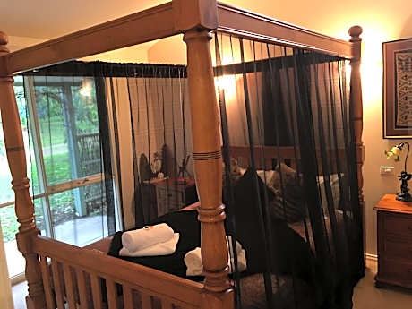 Weeroona Bed And Breakfast