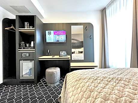 Compact Double Room with River View