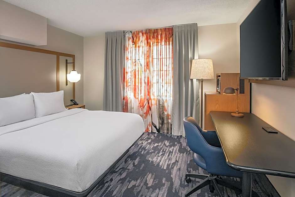 Photo 1 of 3 of 1 King Bed, Mobility Accessible, Roll in Shower