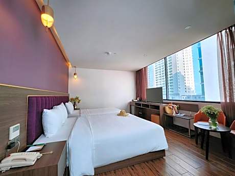 Deluxe Triple Room with City View