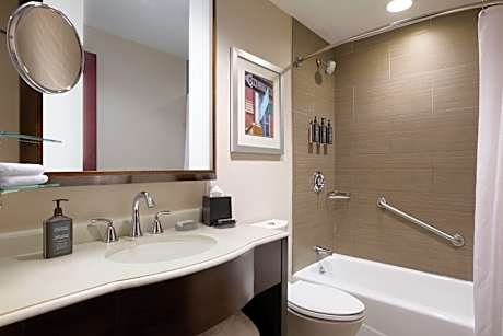 Guest room, 1 Double, City view