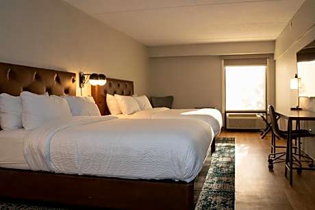 Queen Room with Two Queen Beds and Roll-in Shower - Mobility Accessible