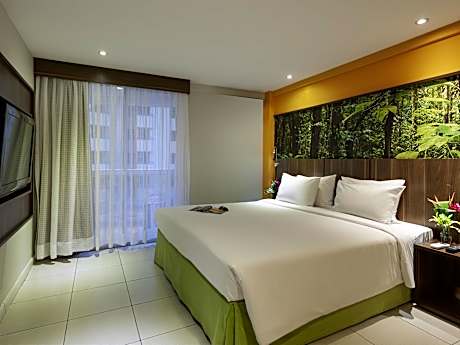 Standard Room with a queen-size bed