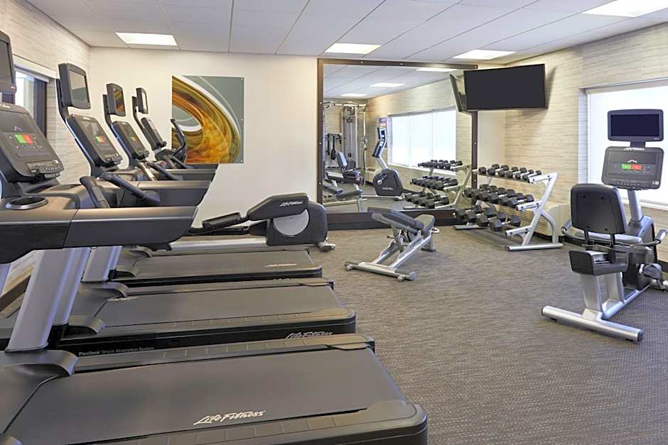 Courtyard by Marriott Kingston Highway 401/Division Street