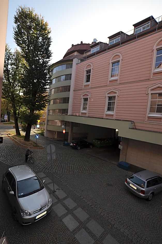 SleepZone Apartments
