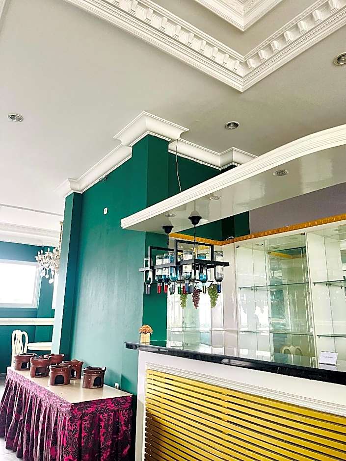 Rizen Premiere Hotel