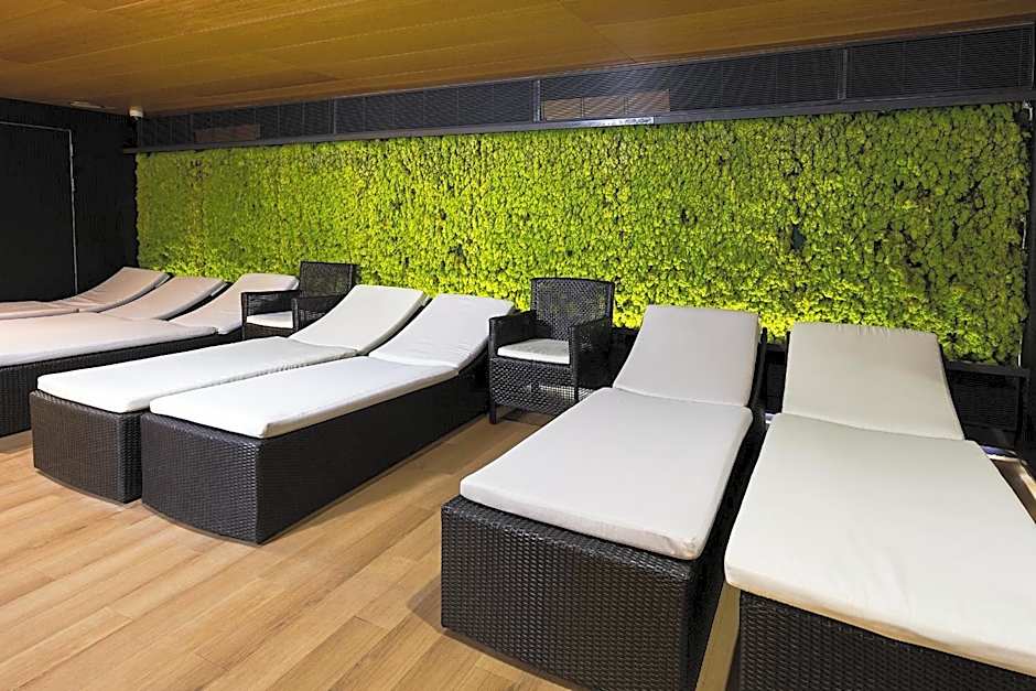 Hotel Zena Beauty & Shopping Center