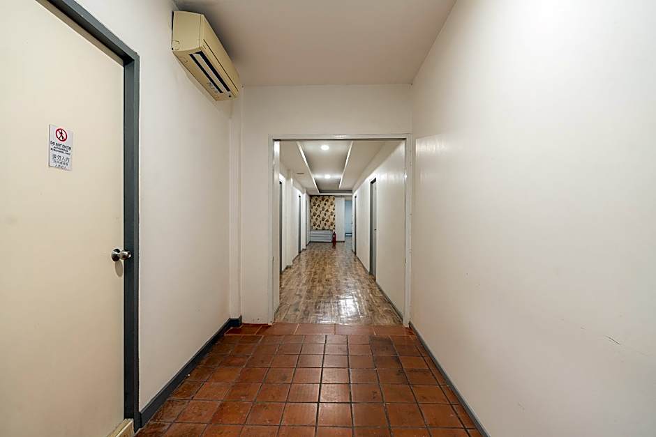 Ratchadamnoen Residence