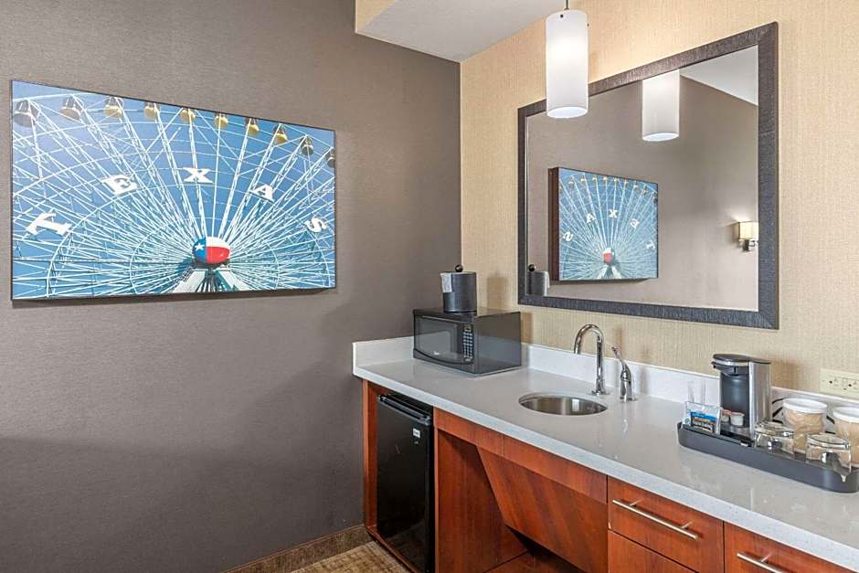 Cambria Hotel Plano Frisco