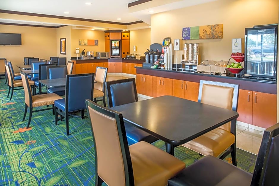 Fairfield Inn & Suites Canton