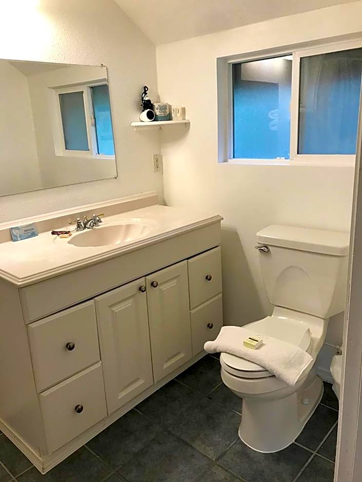 The Surf Lodge and Pub