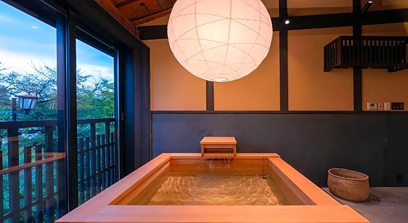 Nazuna Kyoto Higashi Honganji