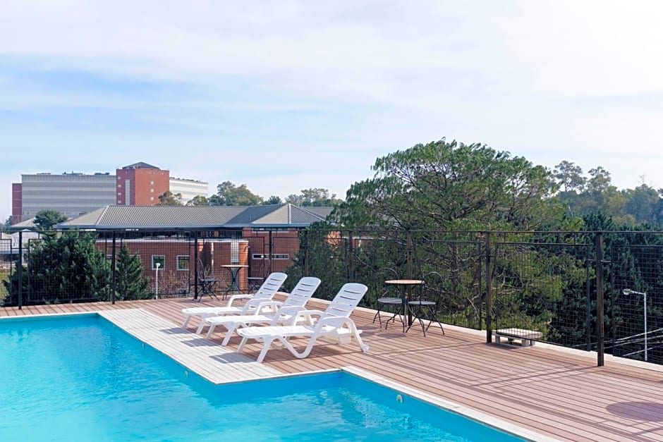 Casa Campus Pilar Suites