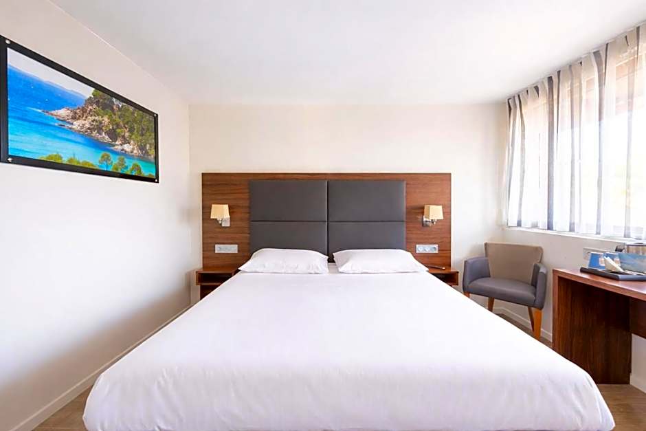 Kyriad Bordeaux - Merignac Aéroport