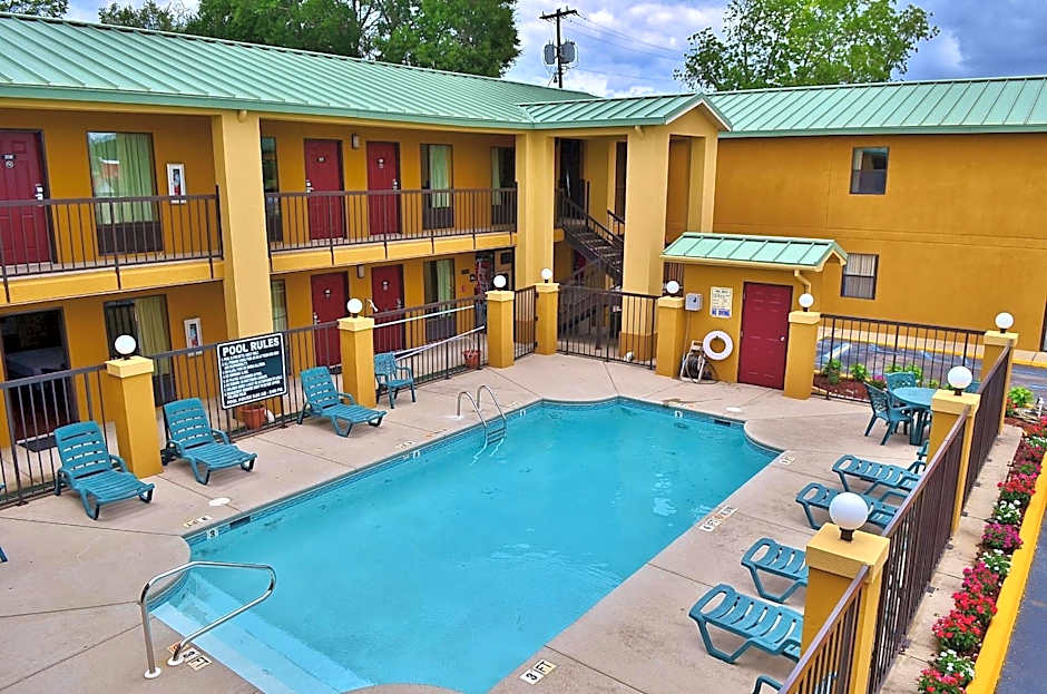 Executive Inn Opp