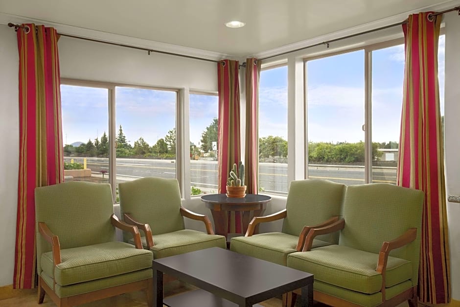Travelodge by Wyndham Flagstaff Near I-40